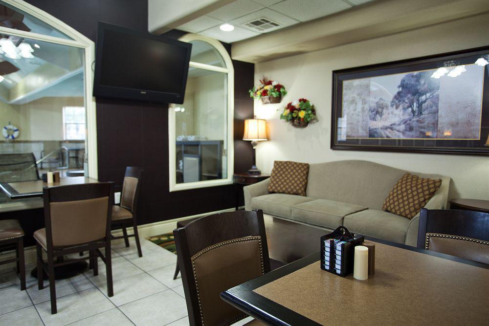 Best Western Plus Tulsa Inn & Suites Exterior foto
